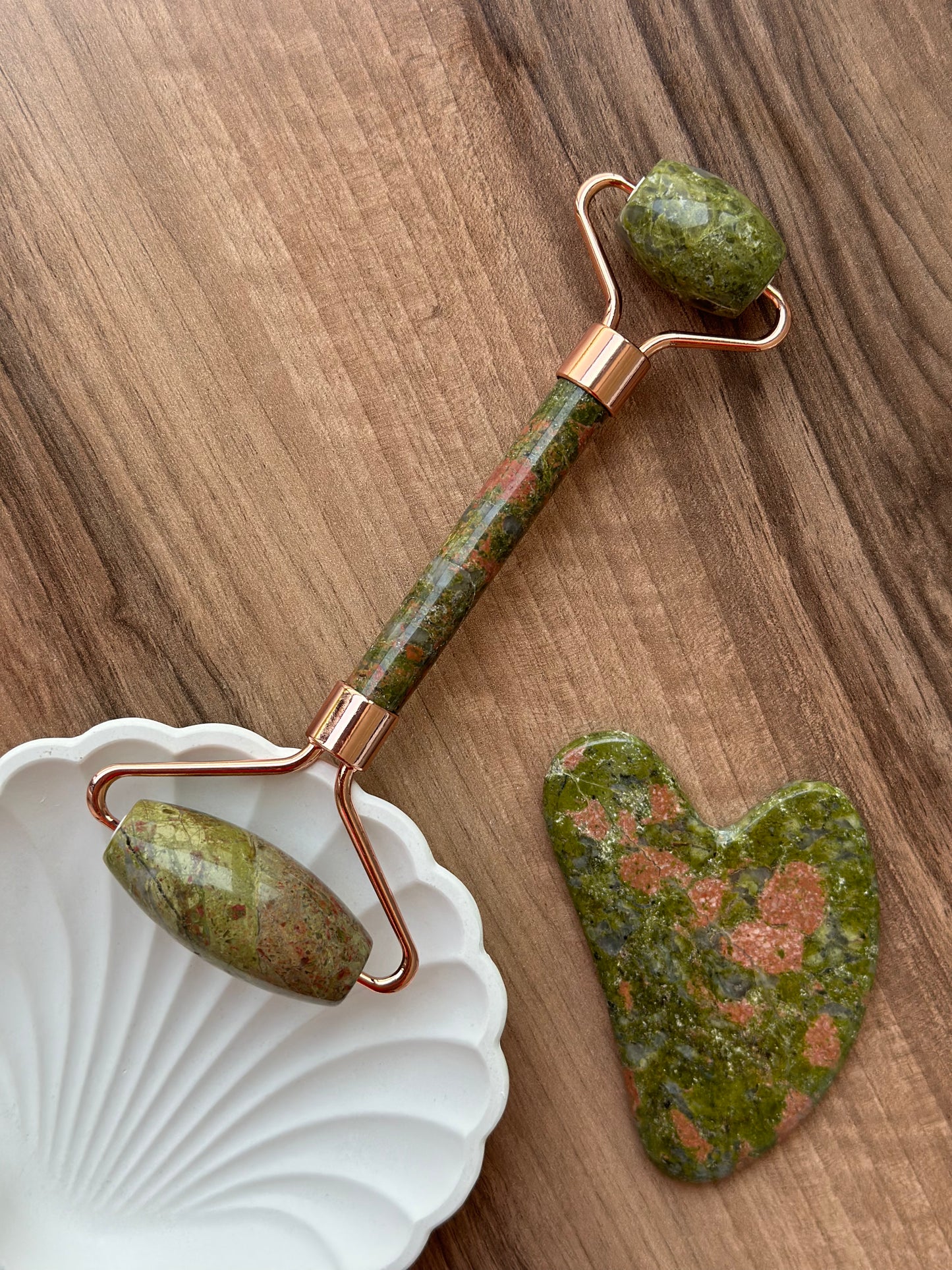 Unakit Doğal Taş Gua Sha & Roller Seti .