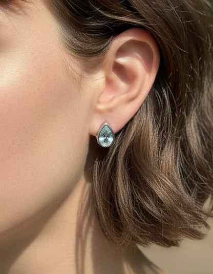 Akuamarin Taşlı 925 Ayar Gümüş Küpe .