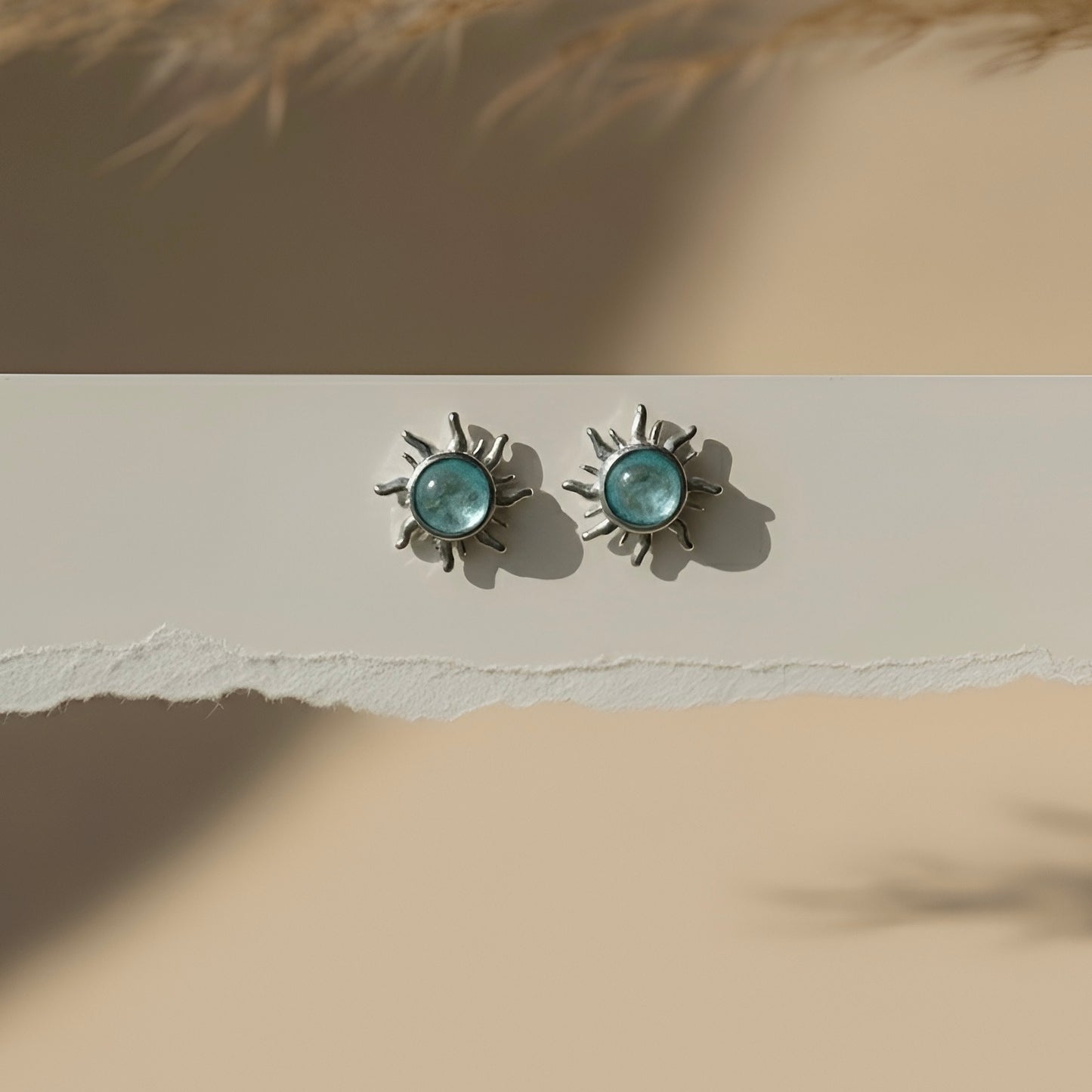 Akuamarin Taşlı 925 Ayar Gümüş Küpe .